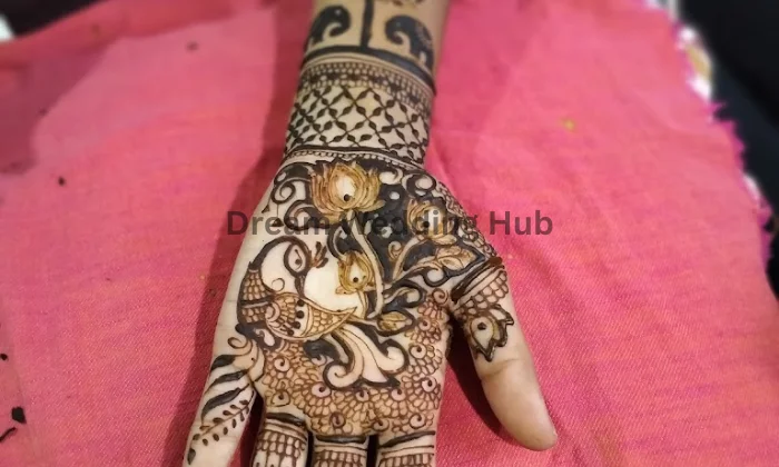 Bhumi mehndi artist